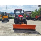 Zestaw komunalny LOVOL M504 z kabiną i pługiem prostym 2,2m + piaskarka PK 550