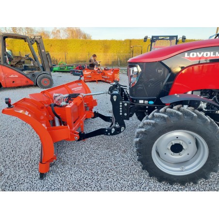 Zestaw komunalny LOVOL M754 TUZ + pług strzałka 2,30m+ piaskarka PK 550