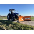 Zestaw komunalny LOVOL M904 TUZ + pług strzałka 3,0m + piaskarka PK1200