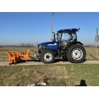 Zestaw komunalny LOVOL M904 TUZ + pług strzałka 3,0m + piaskarka PK1200