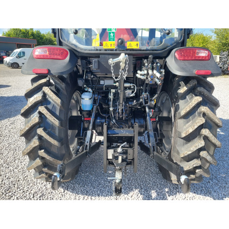 Ciągnik rolniczy LOVOL M654 - wydajny traktor do gospodarstwa