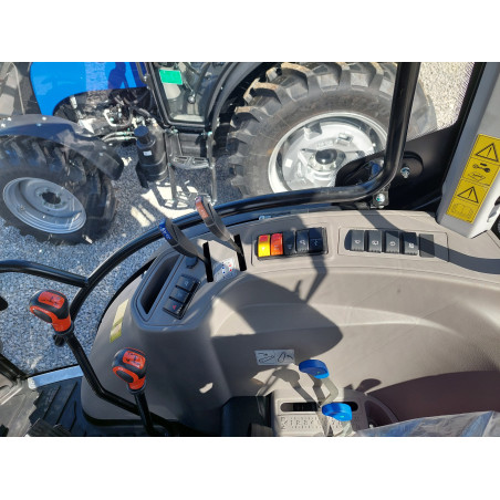 Ciągnik rolniczy LOVOL M654 - wydajny traktor do gospodarstwa