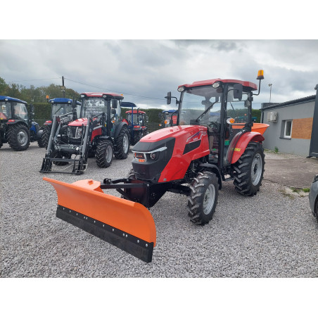 Zestaw komunalny LOVOL M404 + pług mocowany bezpośrednio z piaskarką lej