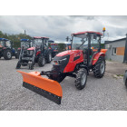 Zestaw komunalny LOVOL M404 + pług mocowany bezpośrednio z piaskarką lej