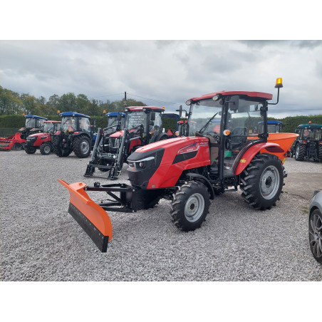 Zestaw komunalny LOVOL M404 + pług mocowany bezpośrednio z piaskarką lej